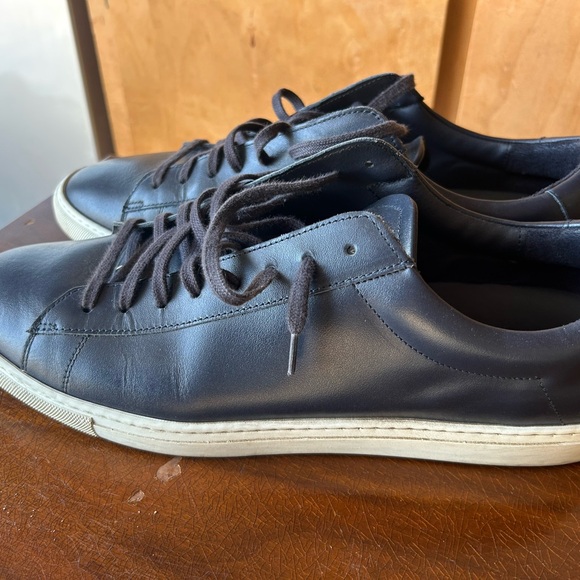 Oliver Cabell Blue Sneakers with Sleek Design - Picture 3 of 11